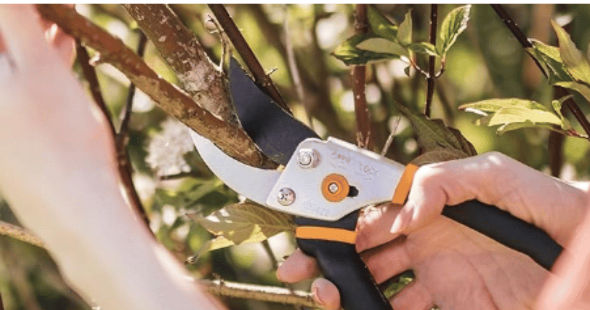 FISKARS Garden Pruning Shears - High-quality, Comfortable Garden Scissors for Easy Flower and Plant Trimming